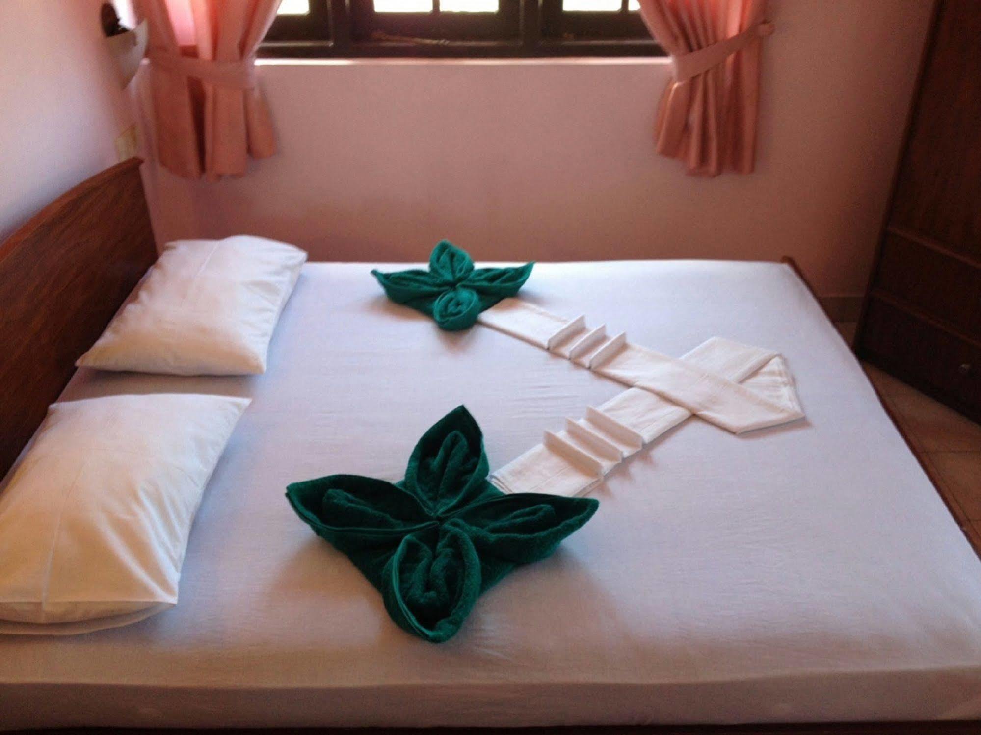 Hotel Red Rose Negombo Exteriör bild