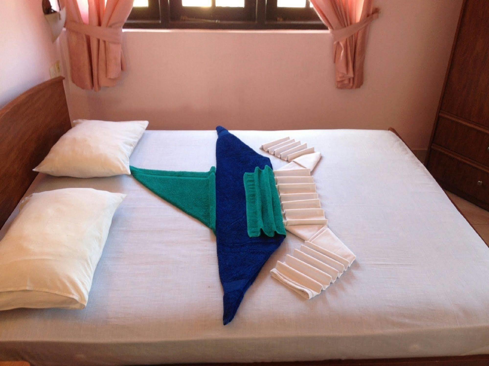 Hotel Red Rose Negombo Exteriör bild