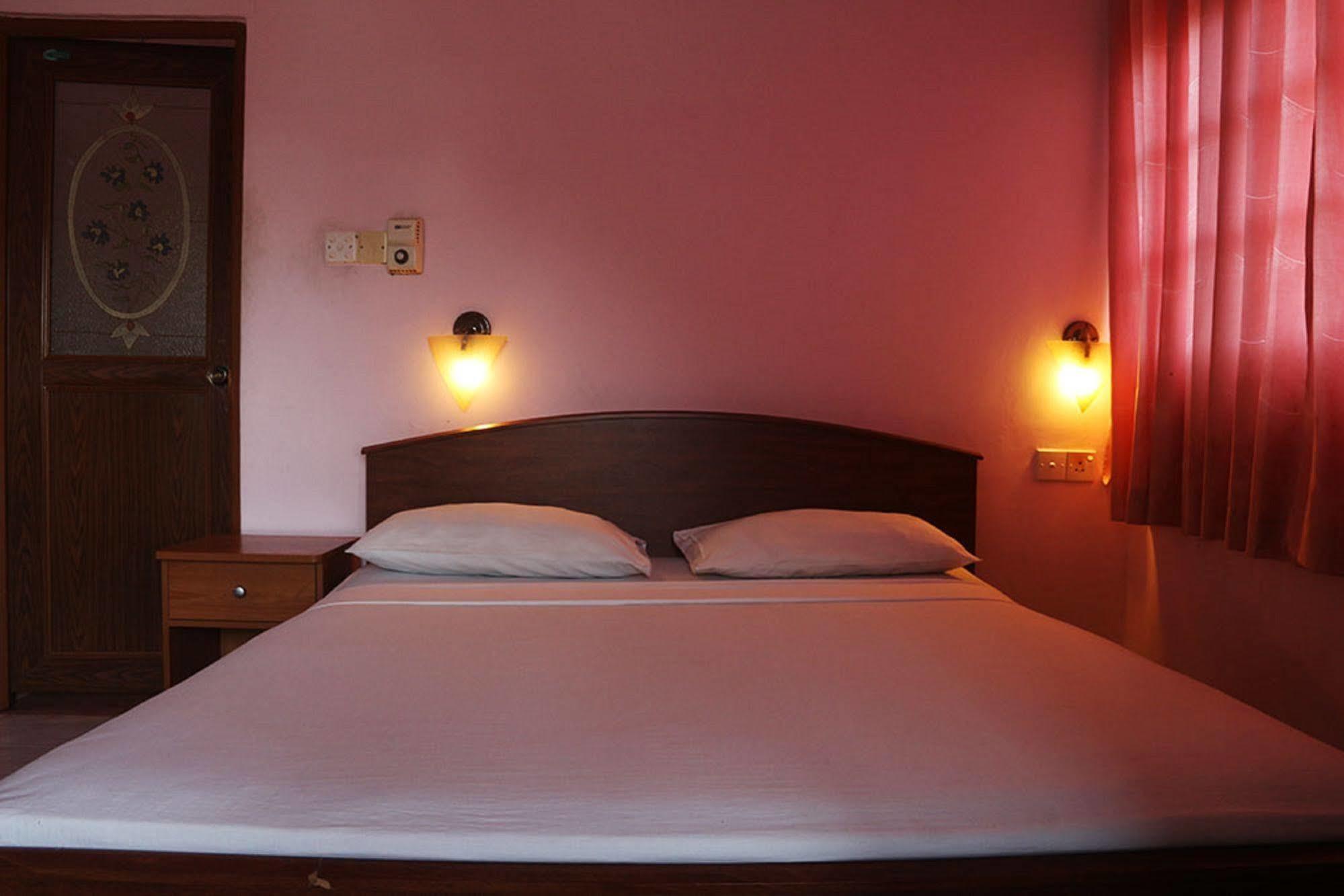 Hotel Red Rose Negombo Exteriör bild