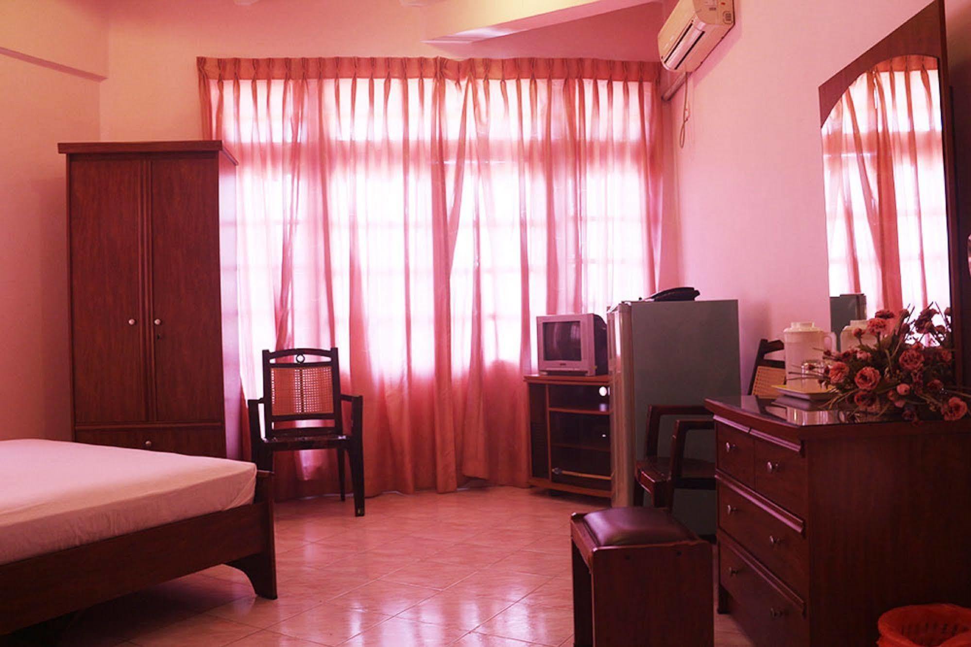 Hotel Red Rose Negombo Exteriör bild