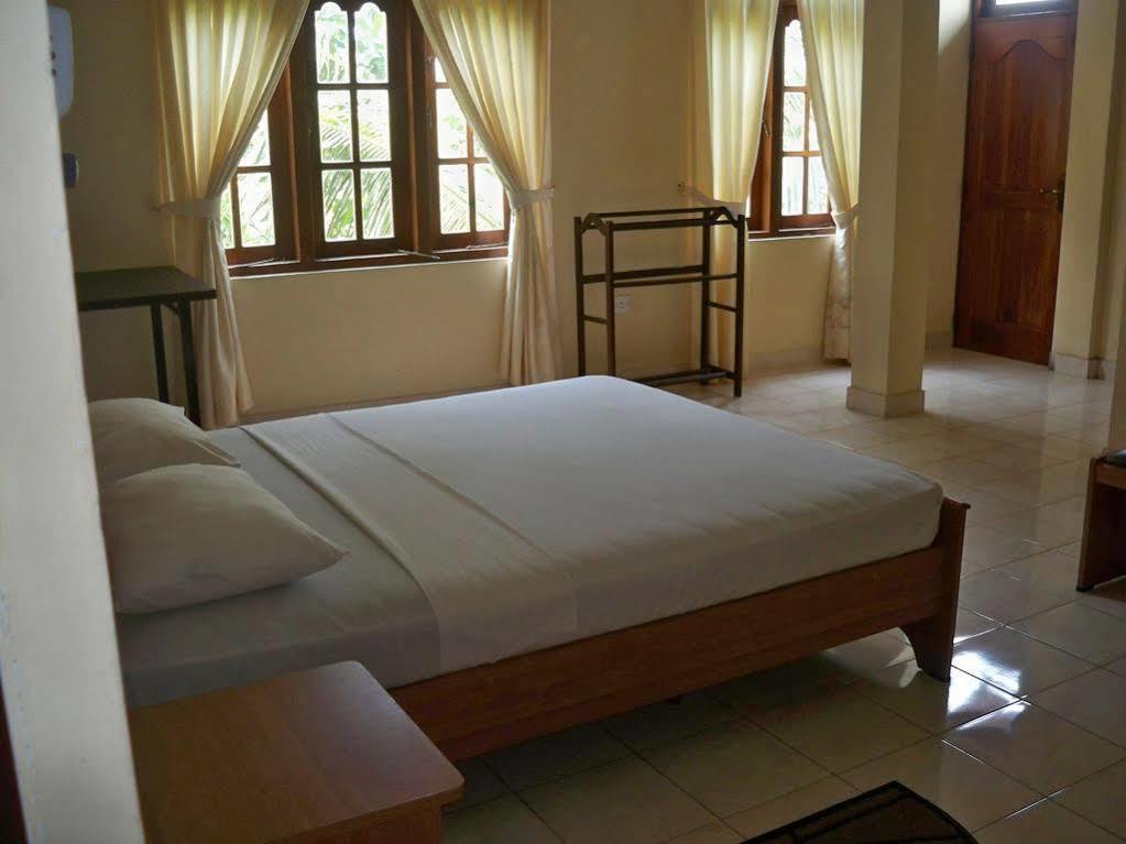 Hotel Red Rose Negombo Exteriör bild